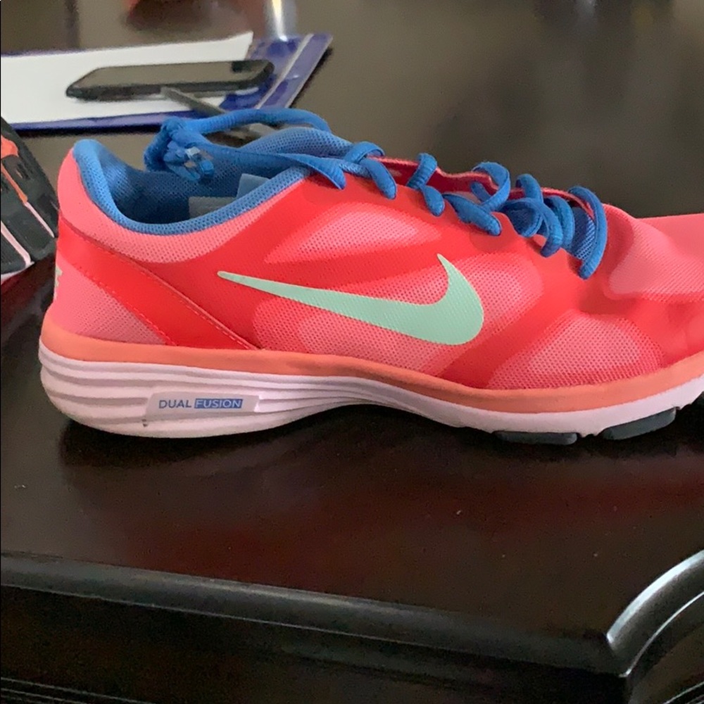 Nike running size 7 sneaker - Picture 4 of 4